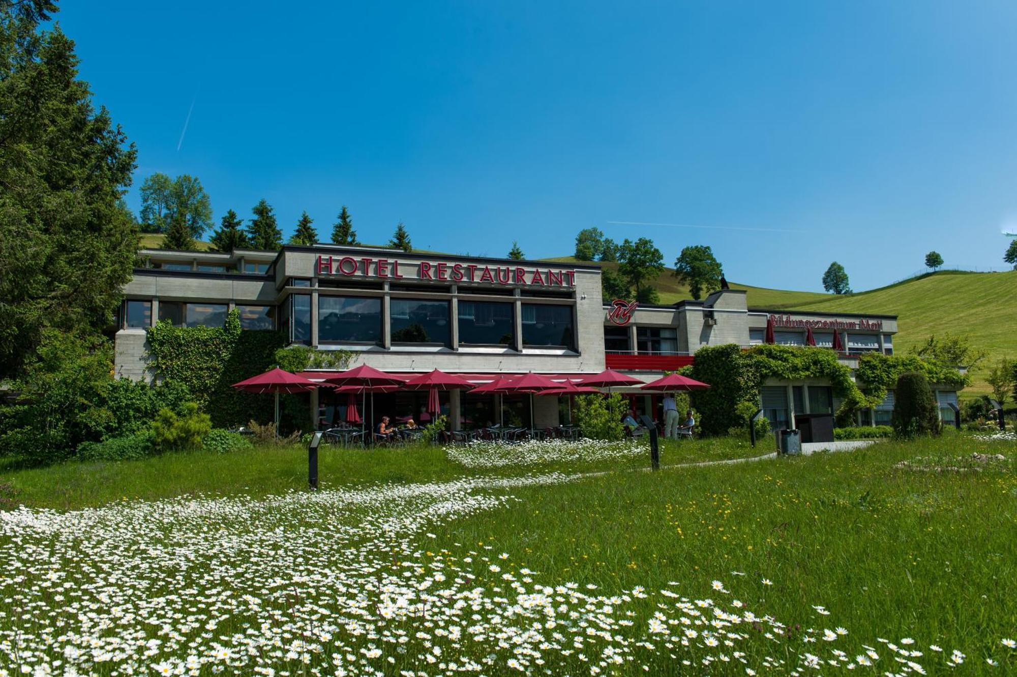 Hotel & Bildungszentrum Matt Schwarzenberg Екстериор снимка